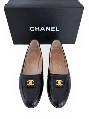 CHANEL CC TURNLOCK Logo Black Leather Loafers | EU 37 | Rare | 24K Gold Plated